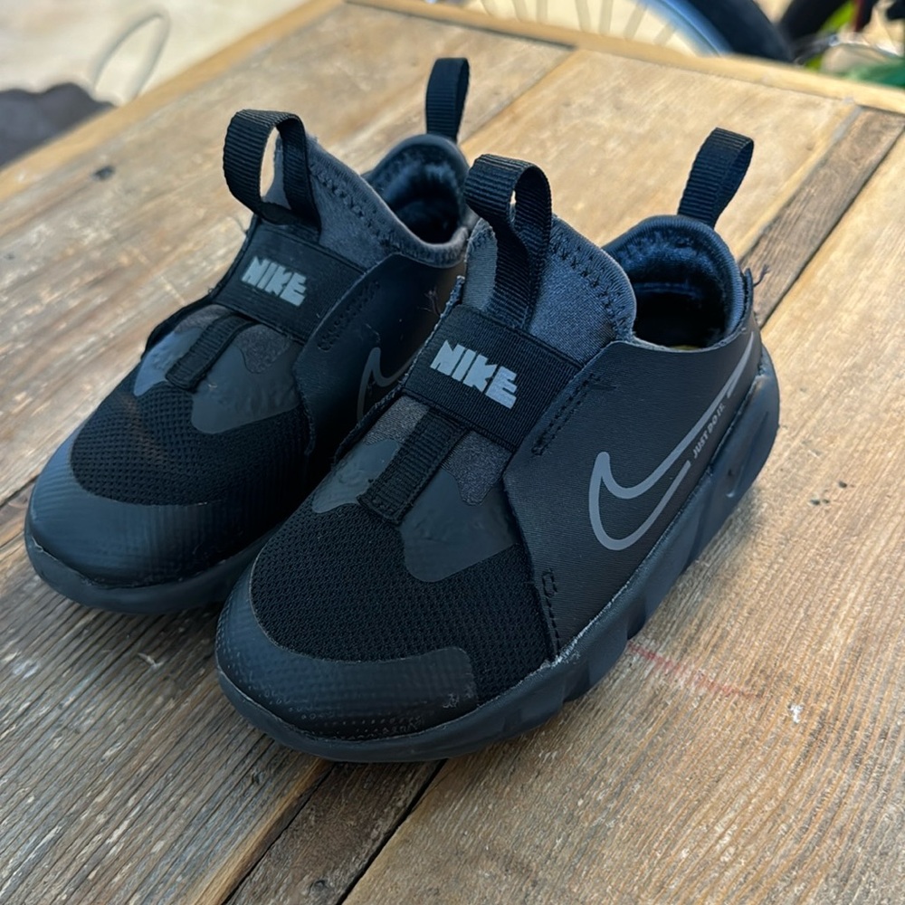 Nike Flex Runner 2 Toddler Shoe size 9c